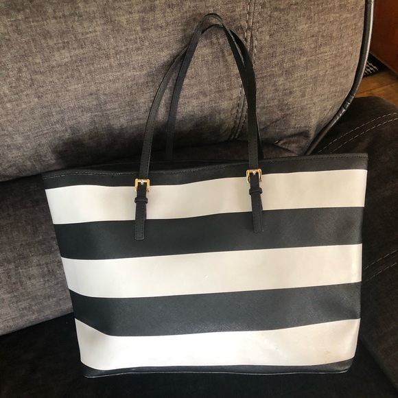 Sold - Picture 3 of 11